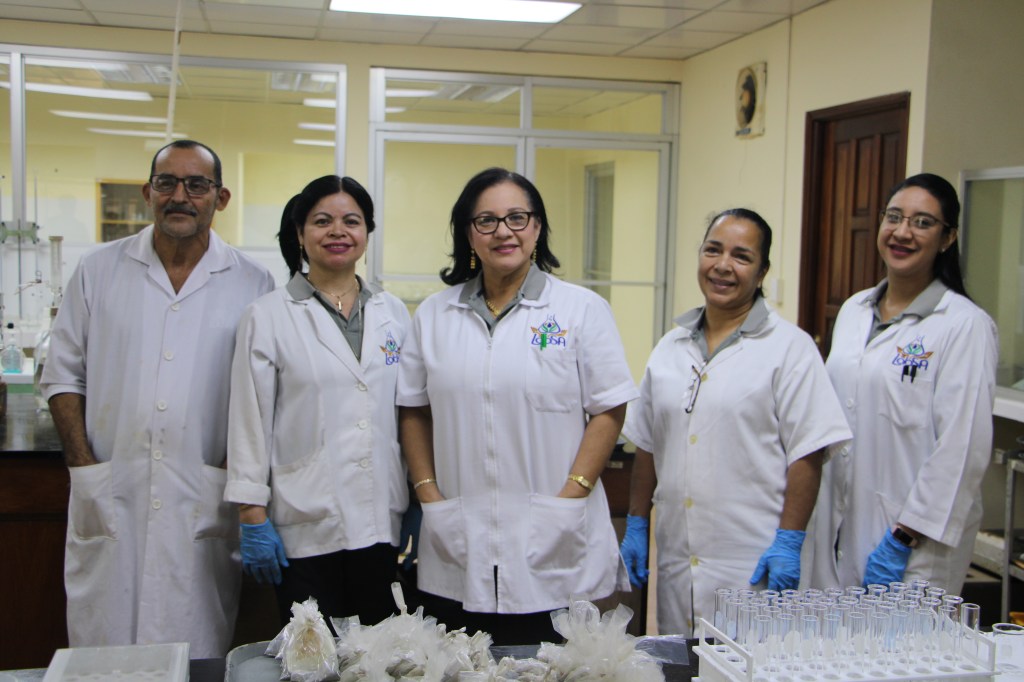 LABSA apoya a productores en el análisis de suelo para mejores resultados en la preparación de la&nbsp;tierra