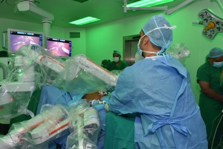 Una nueva era en la cirugía: La CSS revoluciona los procedimientos quirúrgicos con cirugía&nbsp;robótica
