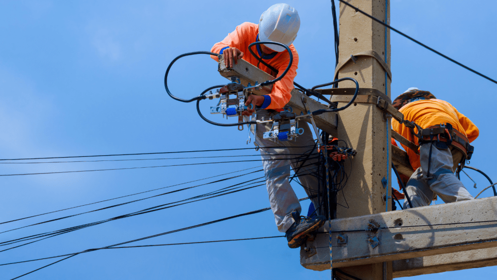 Informe revela retrasos significativos en acceso a energía y la necesidad de invertir de energía&nbsp;renovable