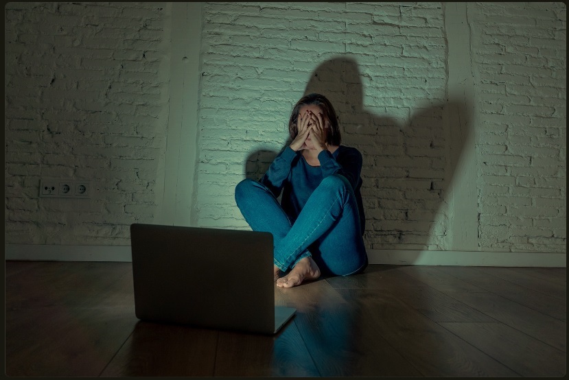 La violencia digital contra mujeres y niñas, un Desafío Global&nbsp;Emergente