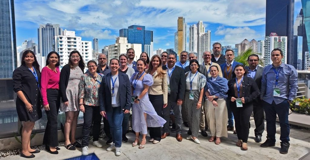 Científicos y autoridades de 12 países elaboran recomendaciones para el manejo y conservación de estuarios y manglares de la&nbsp;región