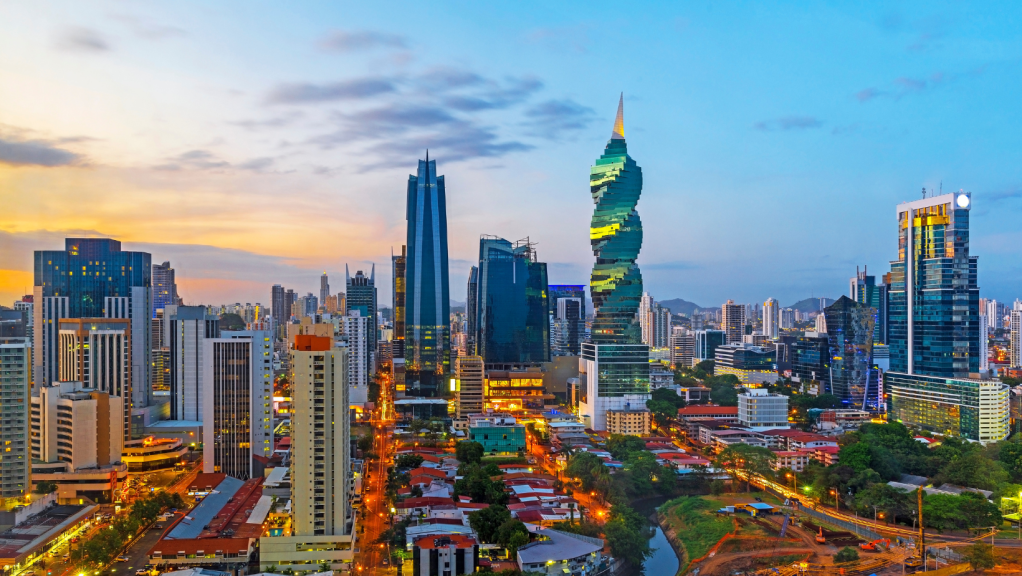 Panamá mejora su posición en el índice de complejidad empresarial y se posiciona como hub regional de&nbsp;inversión